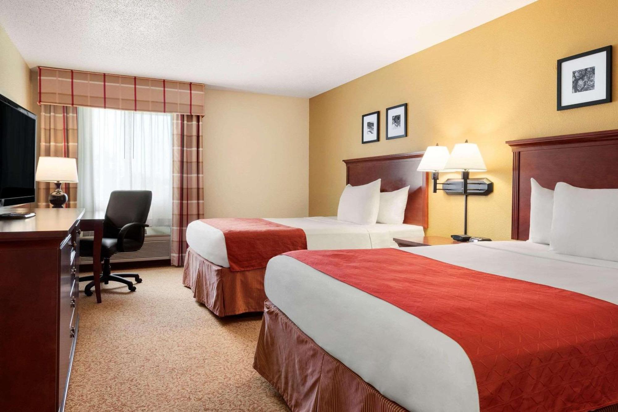 Country & By Radisson, Airport, Ia 3* Cedar Rapids