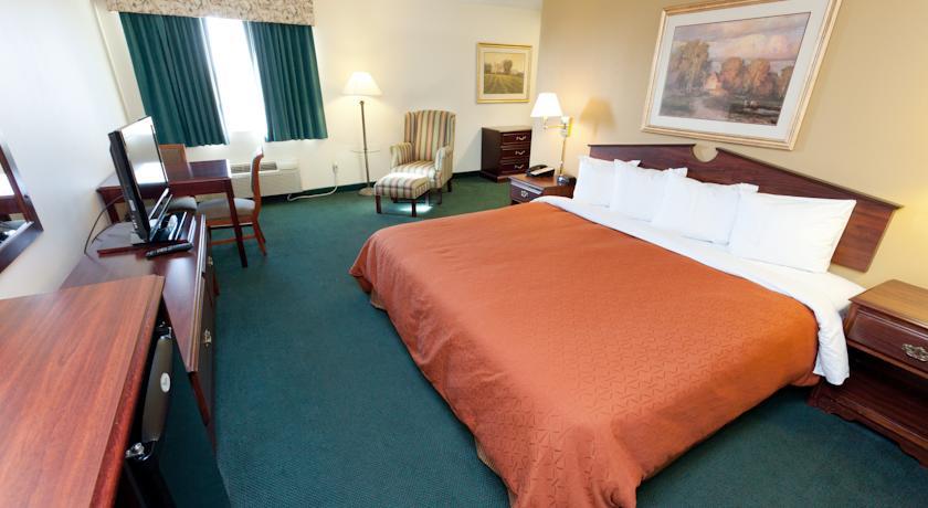 Hotel Country & By Radisson, Airport, Ia 3*